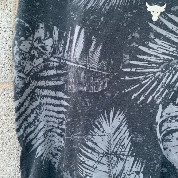 Under Armour Warrior Mana Mens Tee Shirt Large Floral Short Sleeve Project Rock - Picture 5 of 8